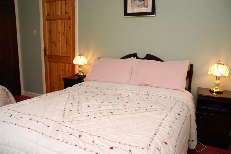 The Bungalow Farmhouse Clomantagh Bagian luar foto